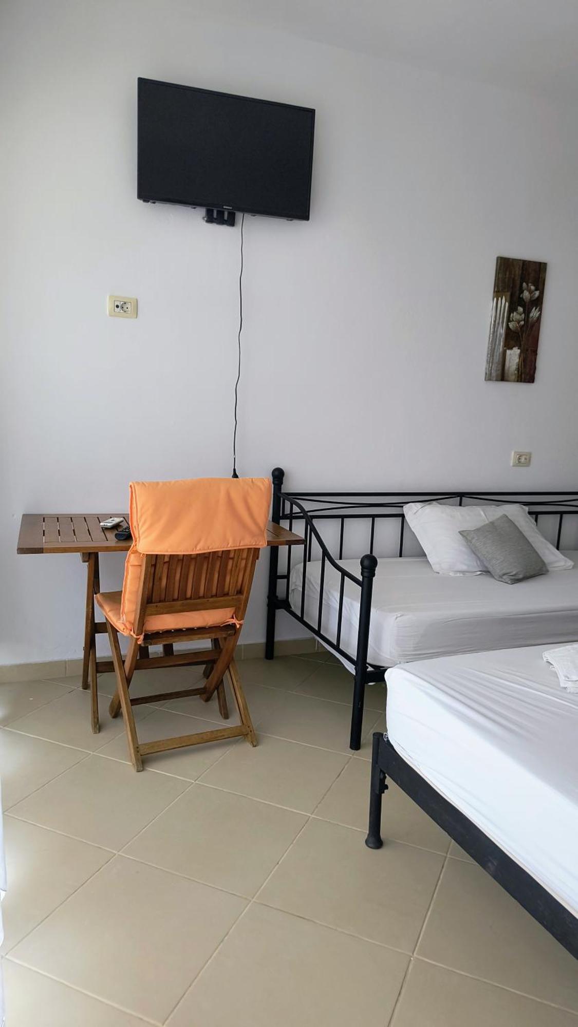Polyxeni Apartments & Rooms Qeparo Dış mekan fotoğraf