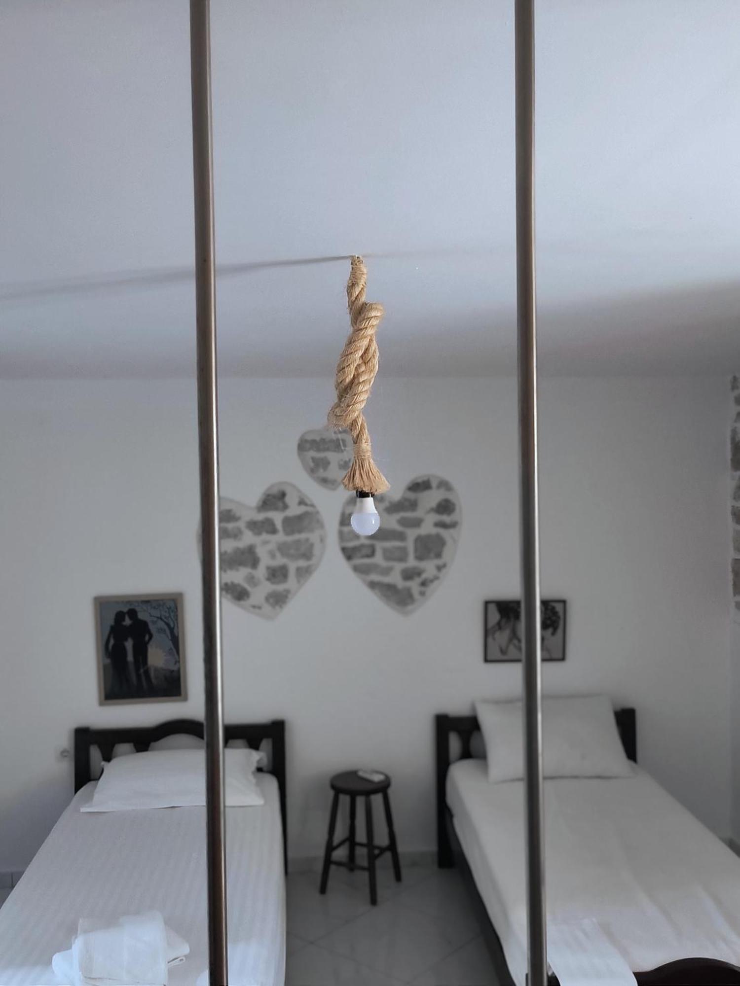 Polyxeni Apartments & Rooms Qeparo Dış mekan fotoğraf