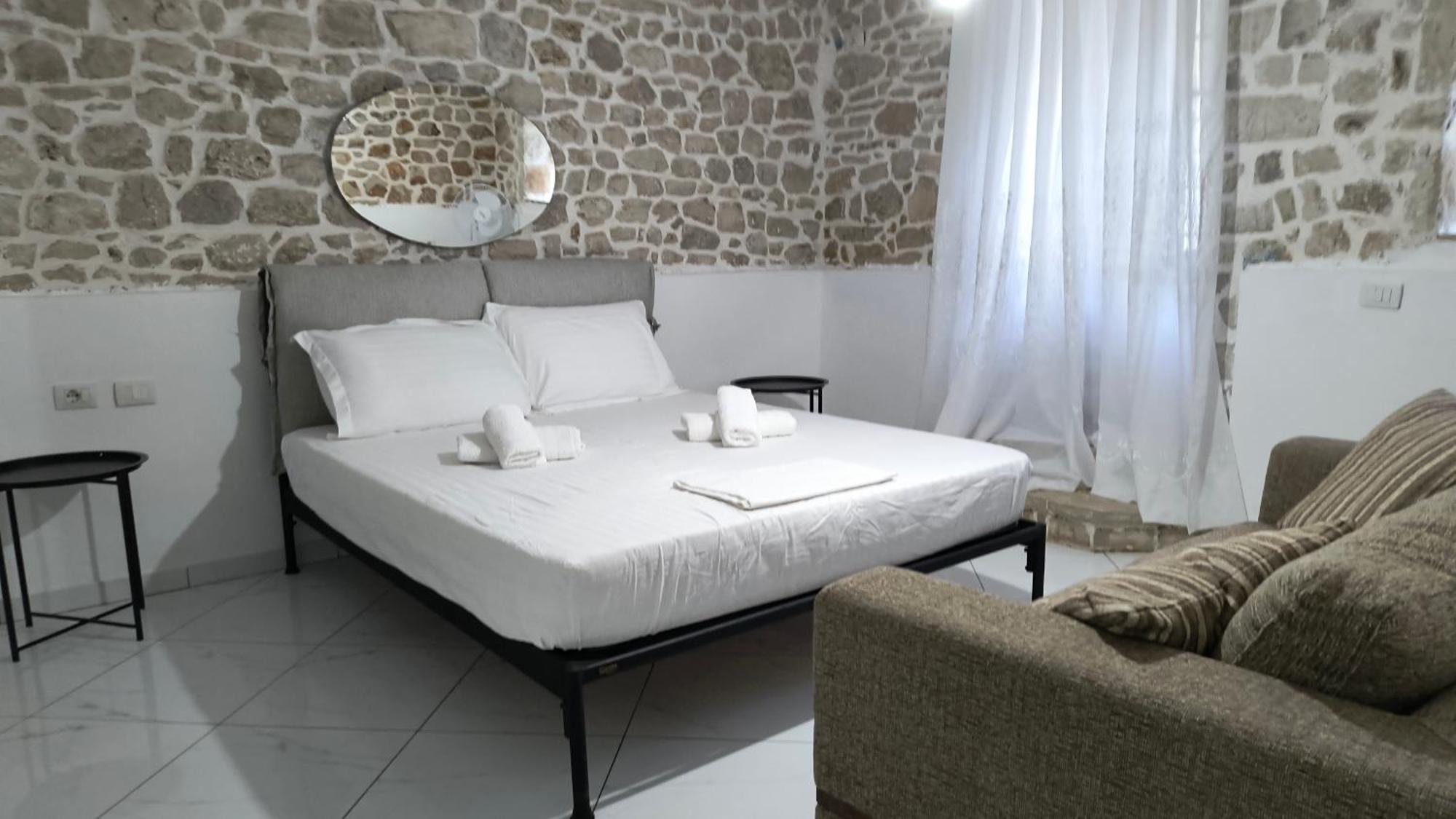 Polyxeni Apartments & Rooms Qeparo Dış mekan fotoğraf
