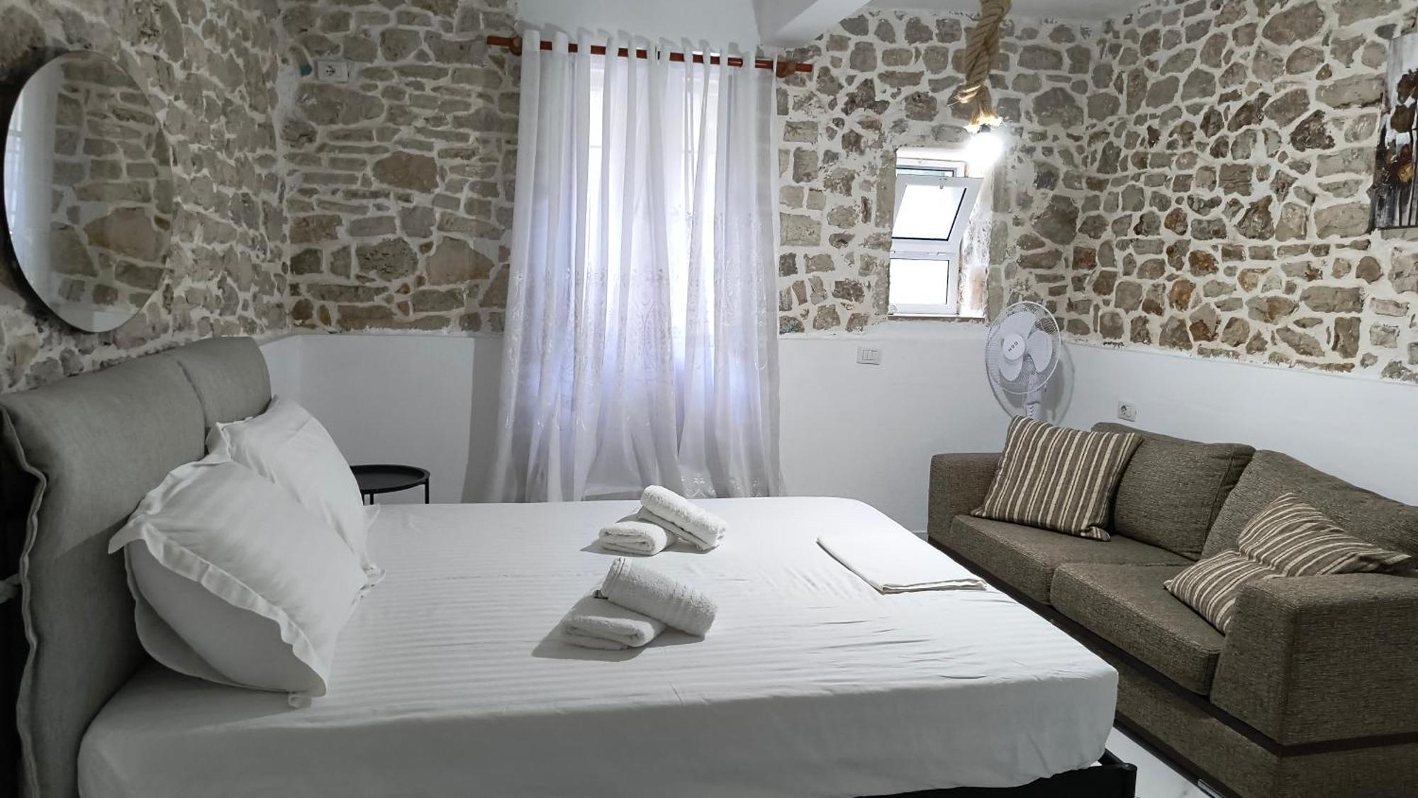 Polyxeni Apartments & Rooms Qeparo Dış mekan fotoğraf